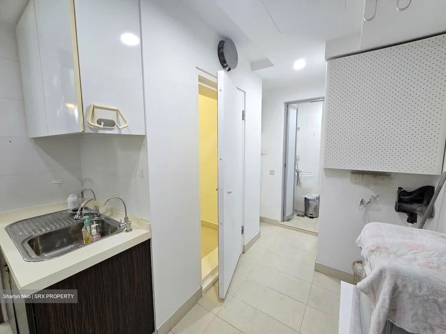 Waterfront Waves (D16), Condominium #553472241